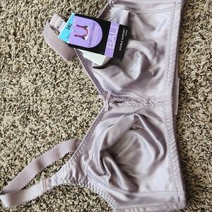38C Bali 3820 Wire Free Bra NWT